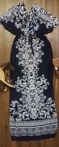 Beautiful navy, white long v-neck maxi sun dress!